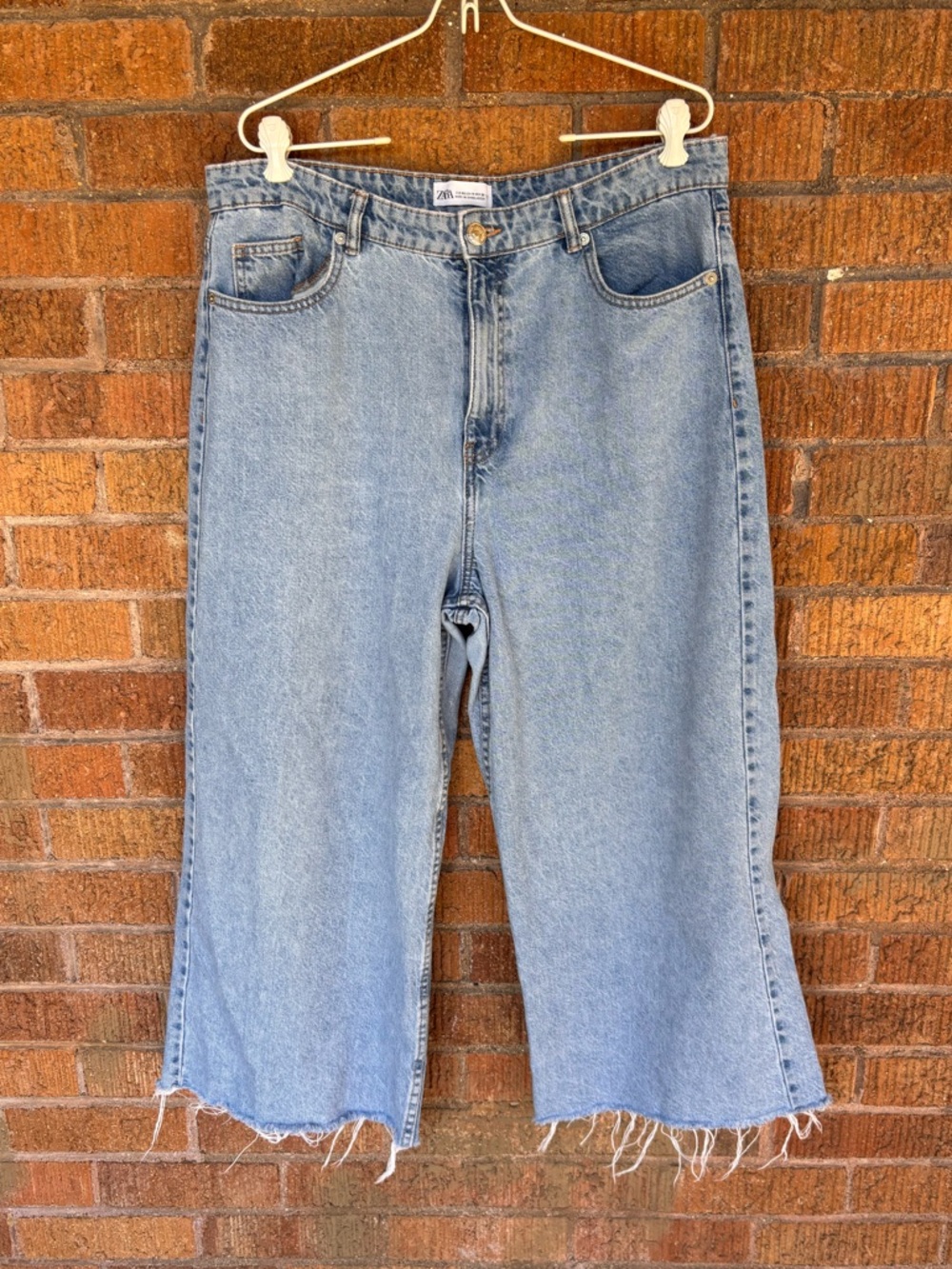 Zara High Rise Wide Leg Raw Hem Jeans Size 14 Cotton
